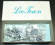 HO LEE TOWN CAST METAL B-61 MACK FIRE TRUCK PUMPER TYPE STND. 432-3035 (L55)