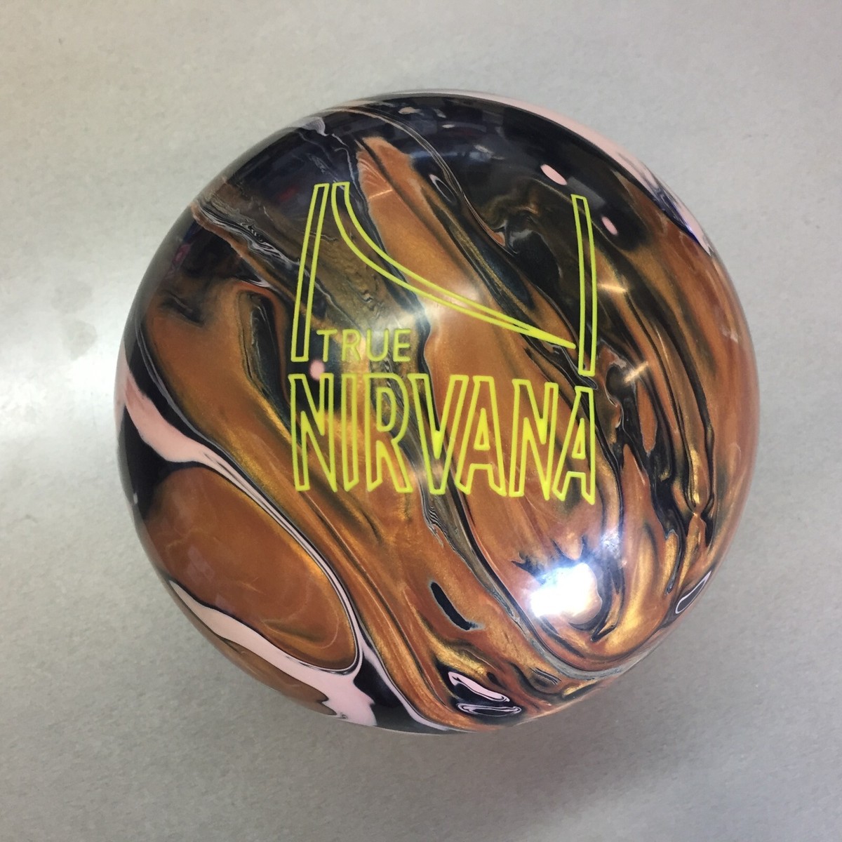 【Brunswick】 TRUE NIRVANA ボウリングボール 14lbs. Brunswick Onyx Soul Nirvana 14 lbs – Bowlers Asylum