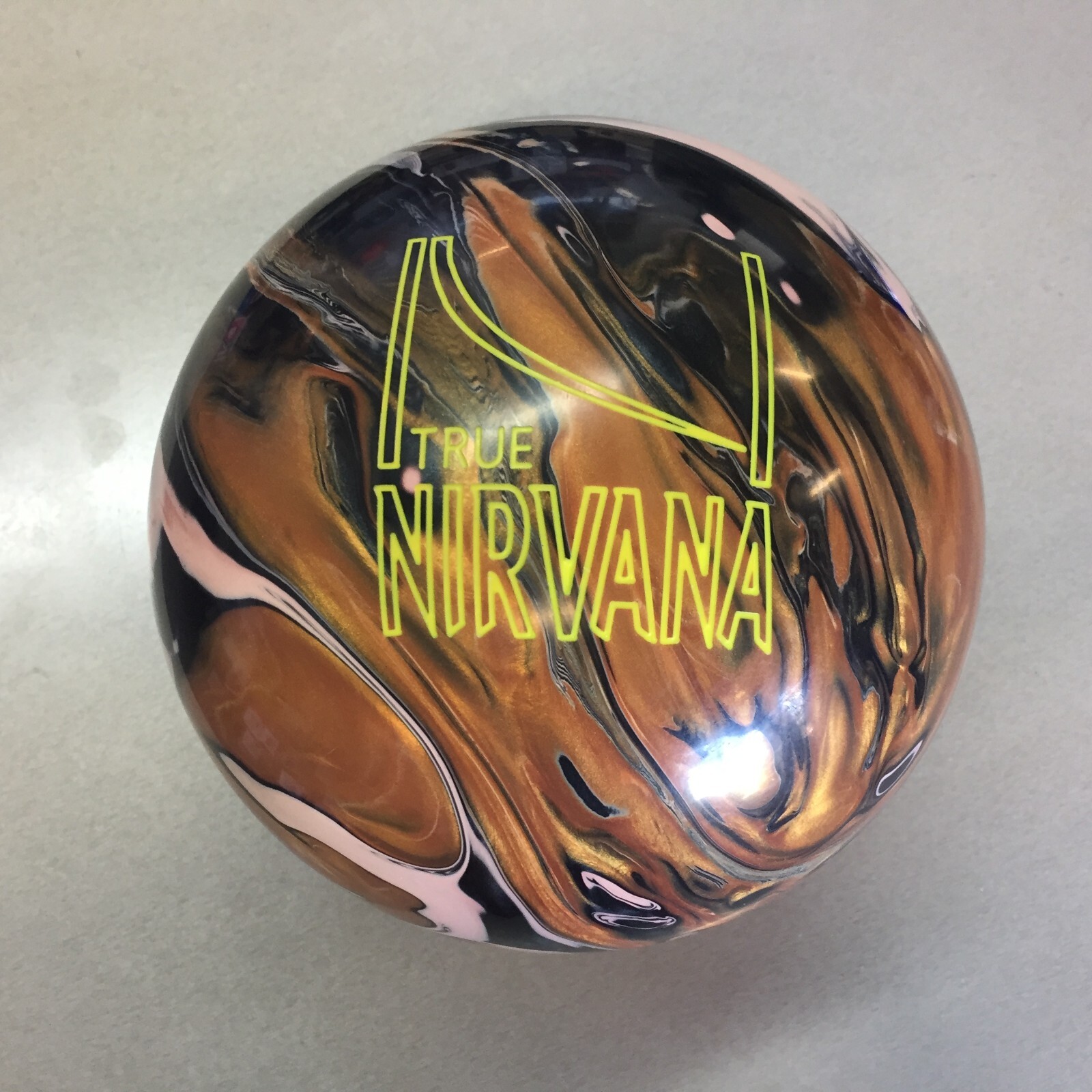 BRUNSWICK  TRUE NIRVANA   BOWLING  ball  16 lb    NEW IN BOX