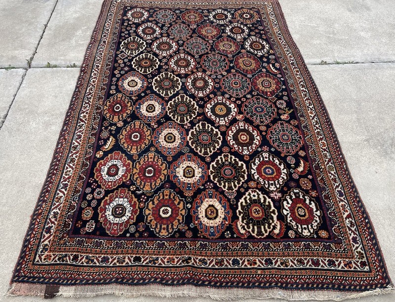 AN AUTHENTIC TRIBAL AND DECORATIVE BASSERI ARAB TRIBE RUG