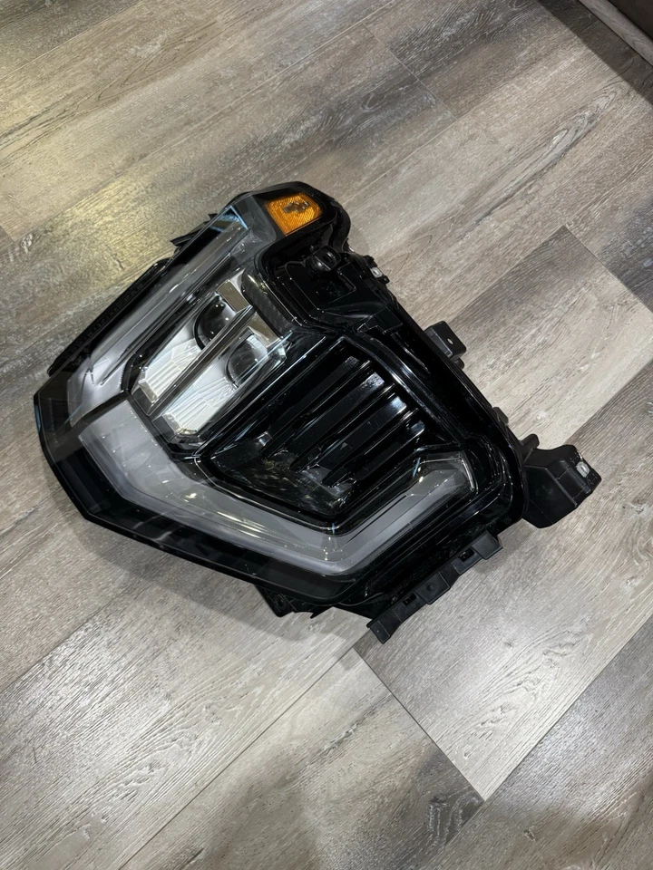 Faro delantero izquierdo Chevrolet Silverado 2500/3500HD 2024-2025 OEM 85044248 Foto 3 de 4