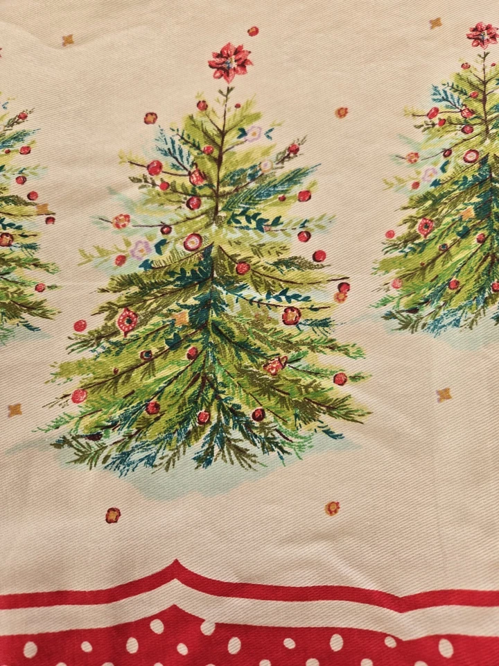 "Mantel de tela navideña de vacaciones Pioneer Woman 82x58"" patrón retirado" Foto 4 de 4