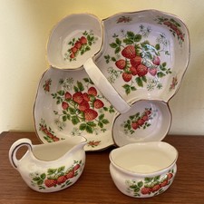 BROSNIC Victoriana Strawberry Set - Fruit Basket & Sugar Bowl & Creamer Milk Jug