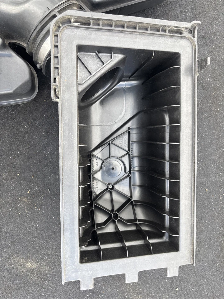 Tubo de admisión de aire 13-16 Ford Lincoln MKS y caja de filtro de aire de admisión OEM Foto 4 de 4