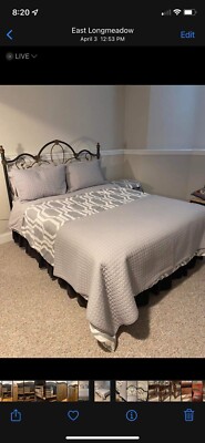 bed Set everything In The Pic Is Included