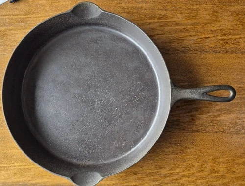 EARLY GRISWOLD ERIE #12 CAST IRON SKILLET-BEAUTIFUL-VINTAGE-CLASSIC!