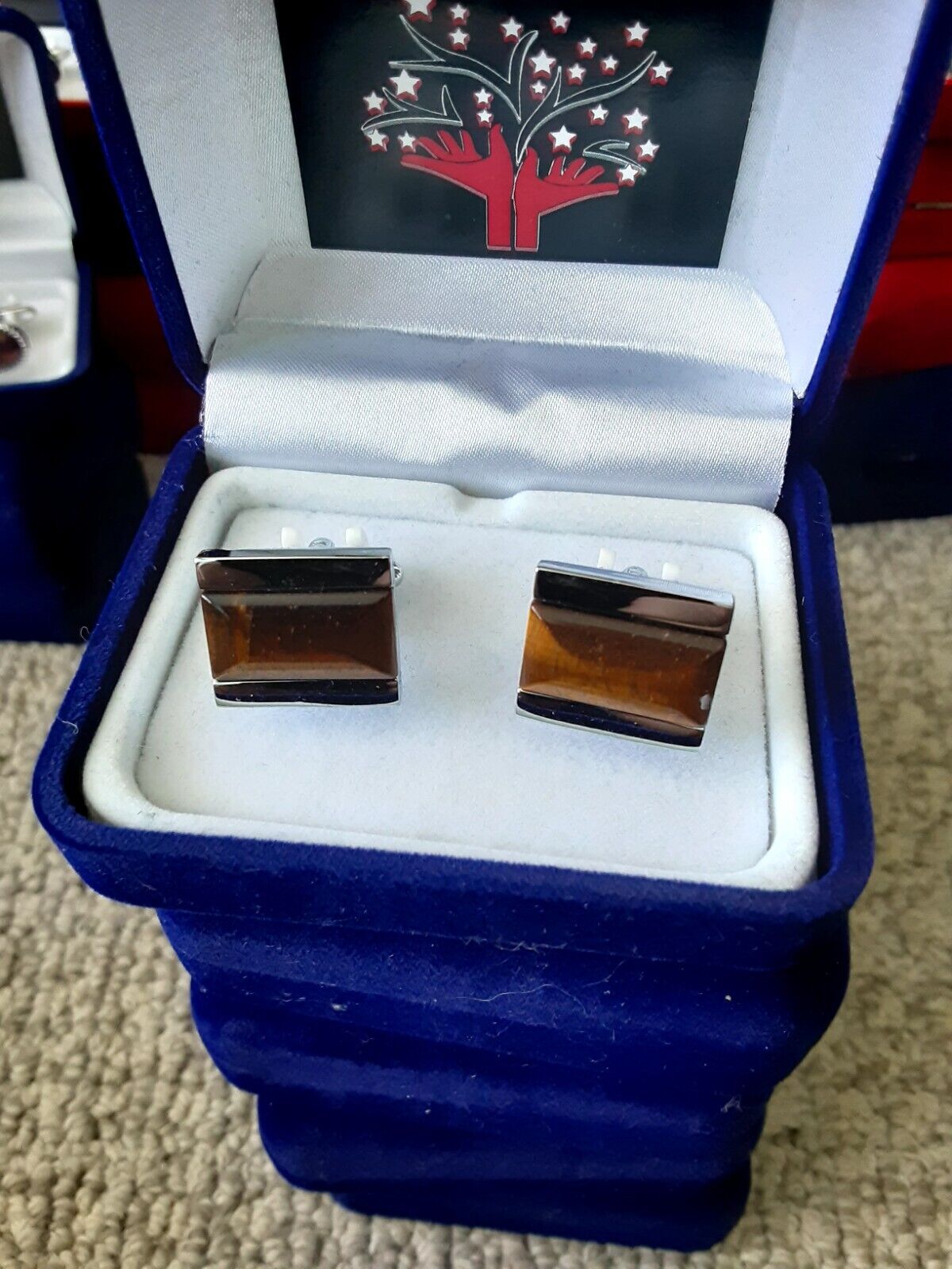 Picture 1 of 2
