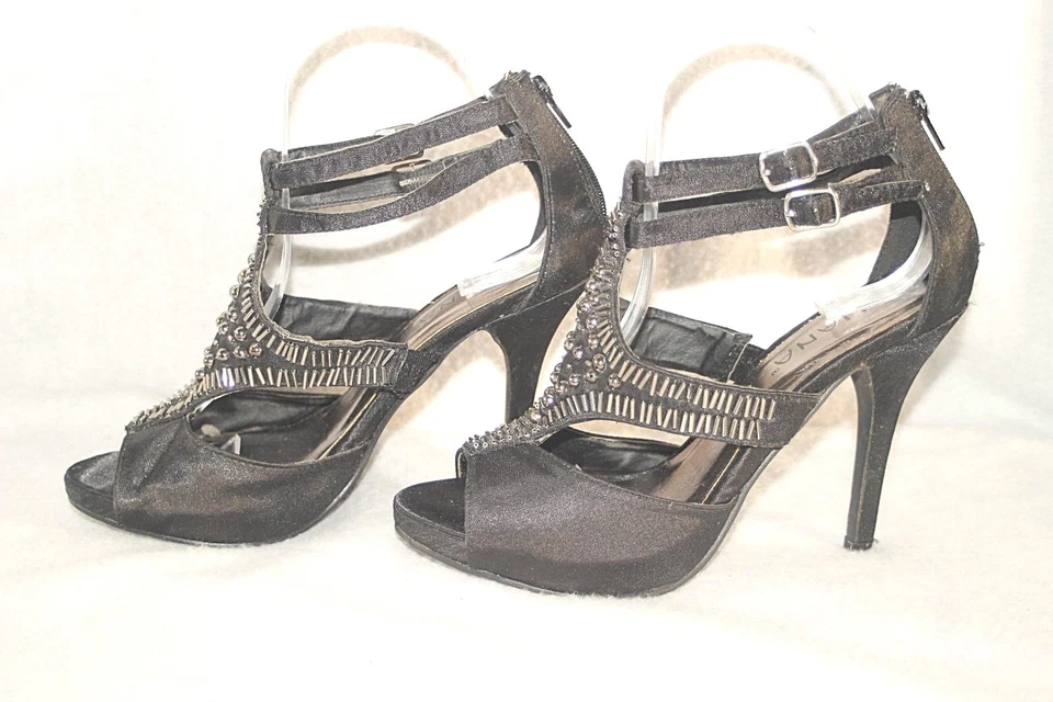 LILIANA  Heels Sandals Shoes T-Strap Open Toe Black Satin & Emb. Sz 6.5 * VG - Image 4 of 4