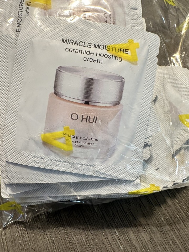 O HUI Miracle Moisture CERAMIDE BOOSTING Cream 1ml X 60ea Intensive O HUI Miracle Moisture CERAMIDE BOOSTING Cream 1ml X 60ea Intensive