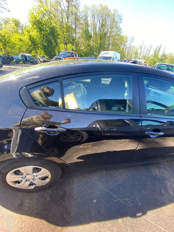 Used Rear Right Door Assembly Rear Side fits: 2016 Kia Forte Sdn Rear Right Grad - Imagem 4 de 4