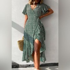 CUPSHE Boho Ditsy Print Flared Sleeve V-neck Beach Green Dress Size M RefCPS027