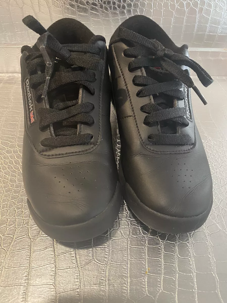 Reebok black 2024 running shoes