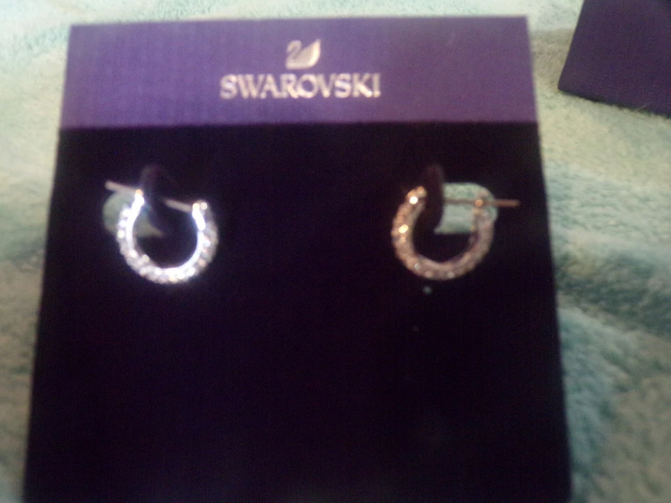 NUEVO EN CAJA Pendientes Perforados Swarovski DEXTERA Mini Aro Pequeños con Cristales #5446004 SWRT Foto 3 de 4