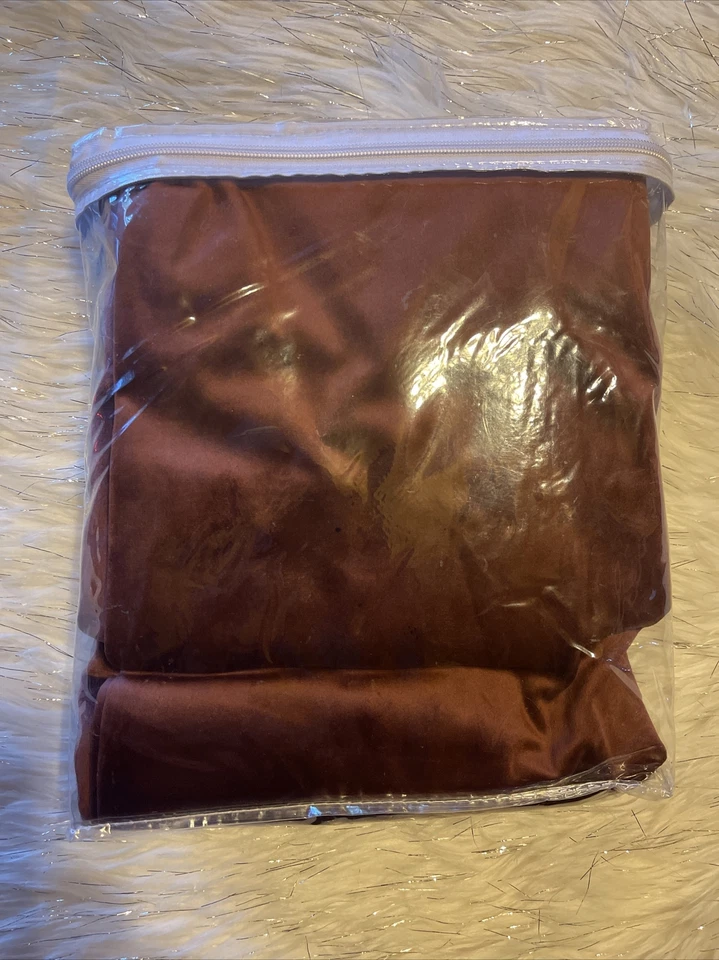 Wonder home Curtain Panel velvet Burgundy,52" x 84" new - Image 4 of 4