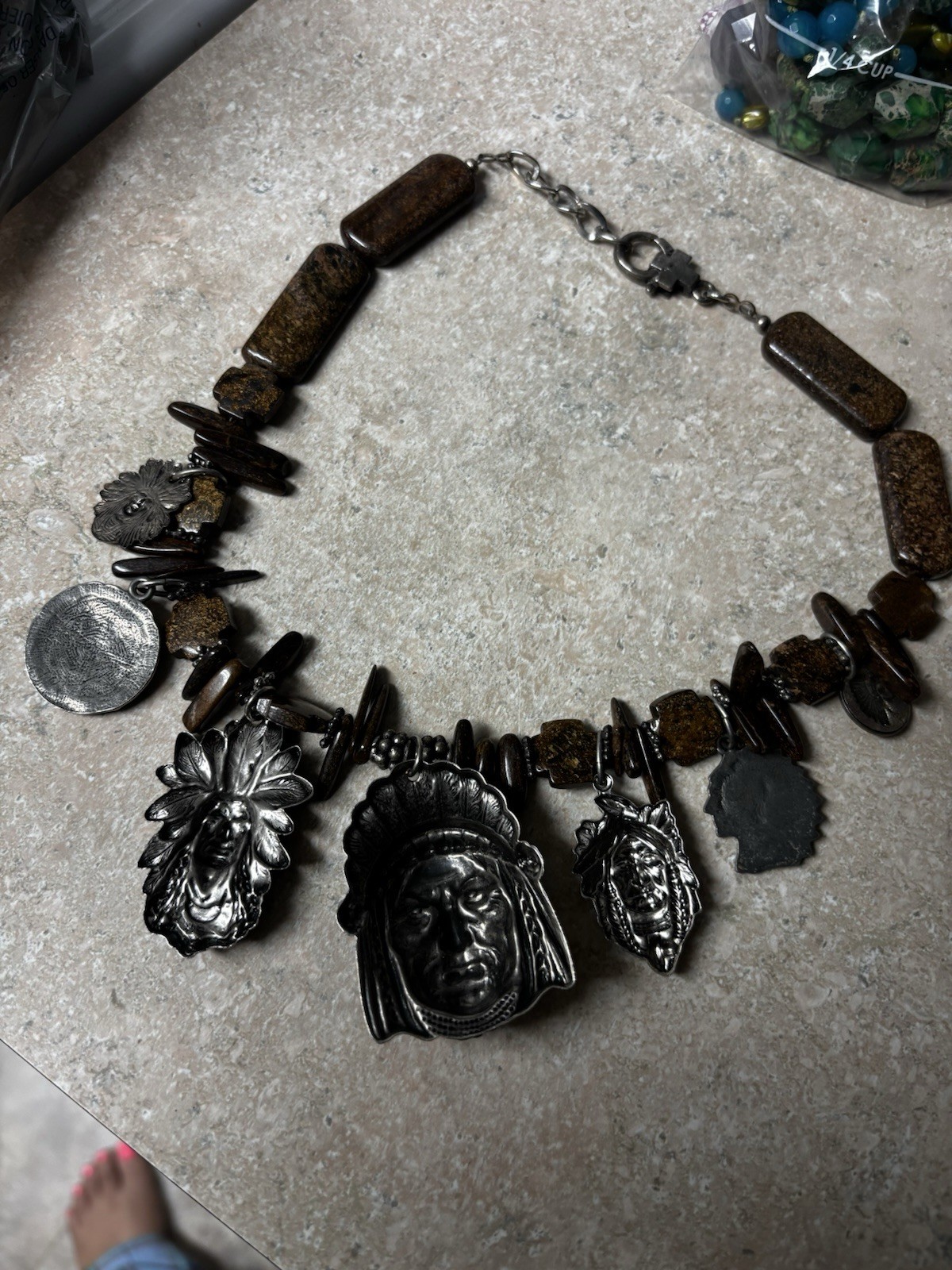 Native American–style statement necklace - image 2