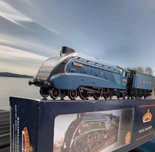 Boxed Bachmann 31-952 A4 4468 Mallard LNER Garter Blue Steam Loco Valances OO