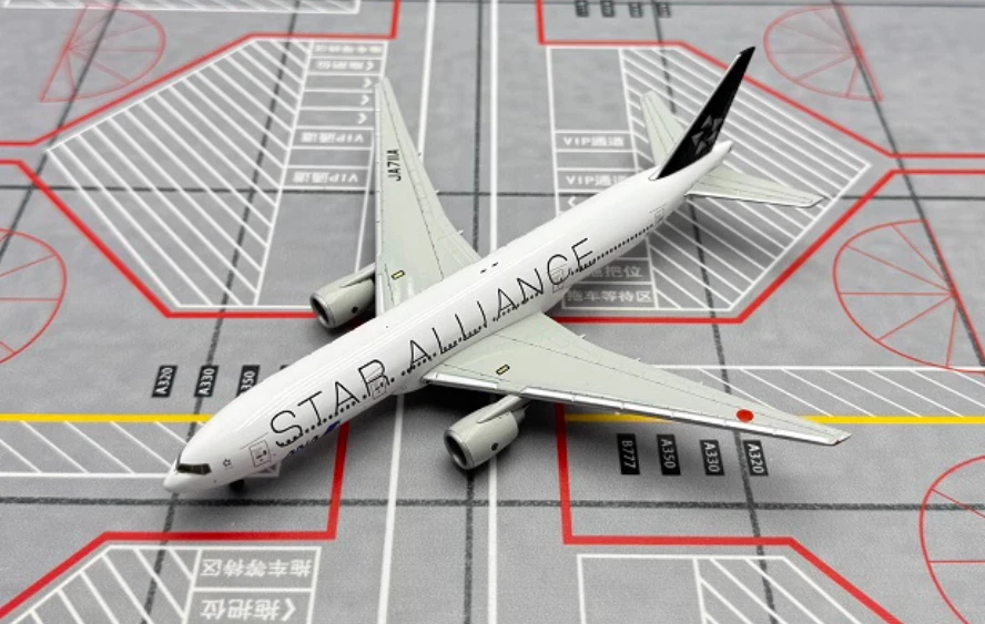 1:400 Hogan ANA STAR ALLIANCE BOEING 777-200 Passenger Airplane Diecast Model - Image 3 of 4