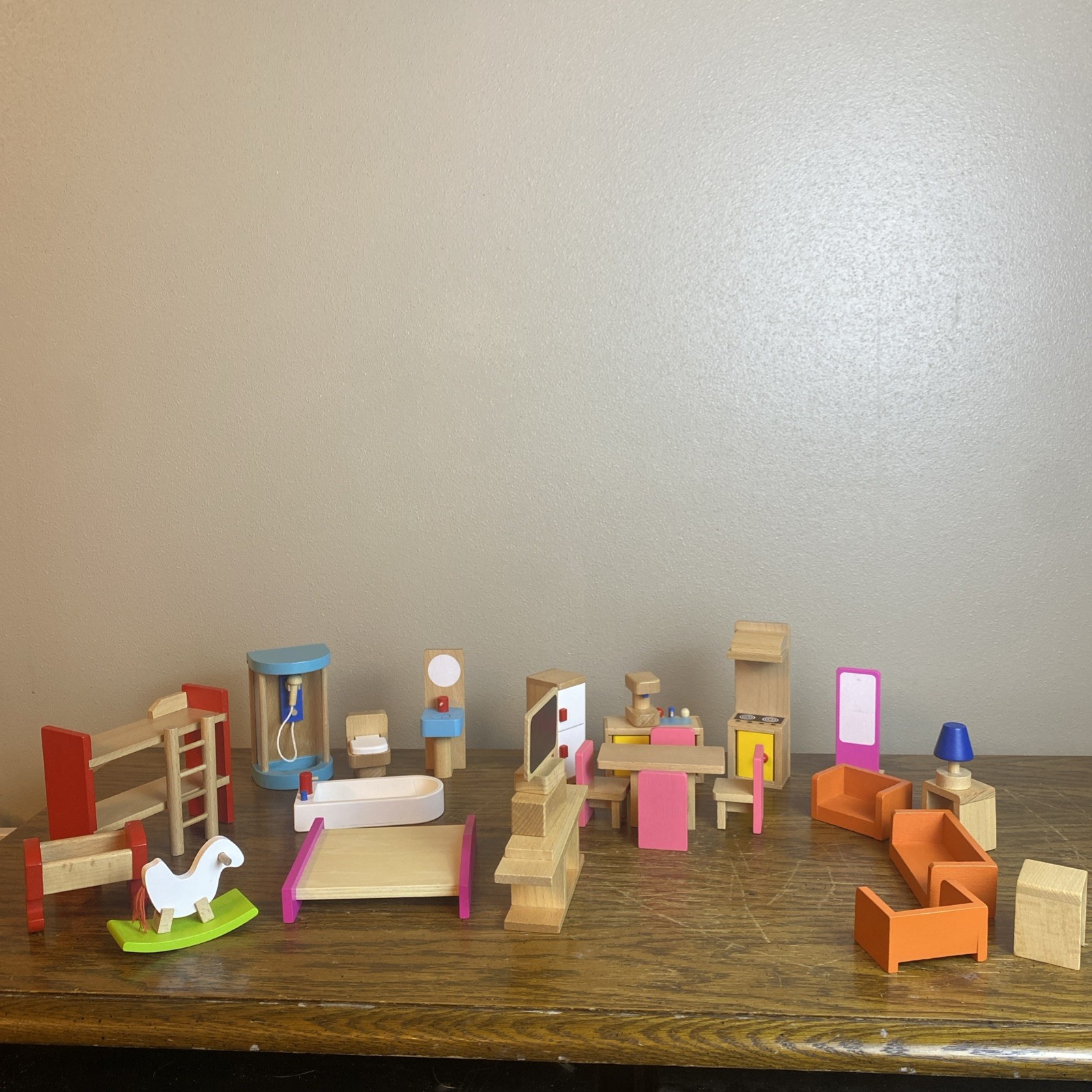 Lot of 28 Hape-style Wooden Dollhouse Furniture Kitchen Livi
