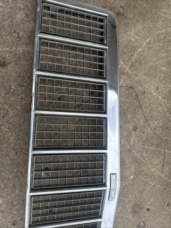 Chevrolet Chevelle Malibu 1975 clásico parrilla delantera GM OEM vintage cromo 345347 Foto 4 de 4