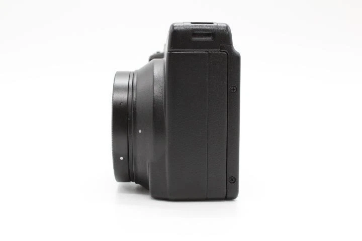 Ricoh Digital Camera GXR+P10KIT 28-300mm w/battery, strap, charger (57 shots!) - Image 3 of 4