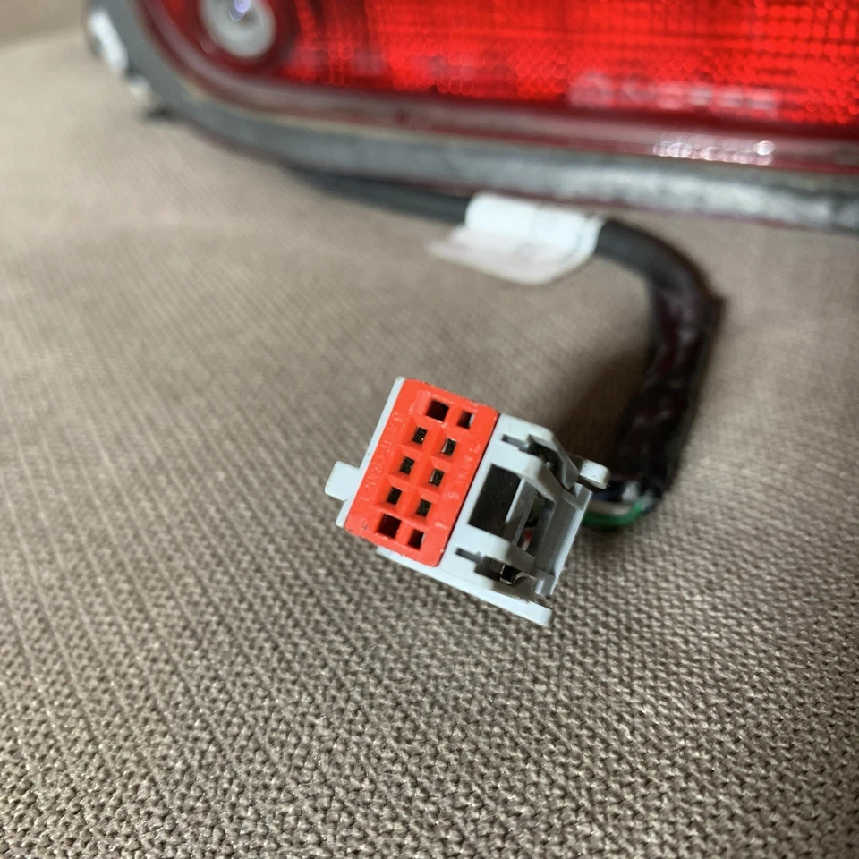 Chrysler 300 300S 2011 2012 2013 2014 tercera luz de freno cámara de reversa 68354574AA Foto 4 de 4