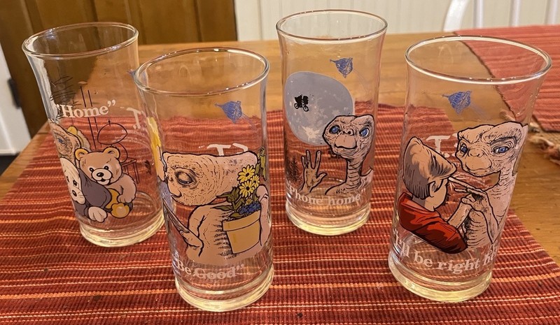 Set of 4 1982 E.T. Limited Edition Pizza Hut Collector's Series 6” Glass Vintage