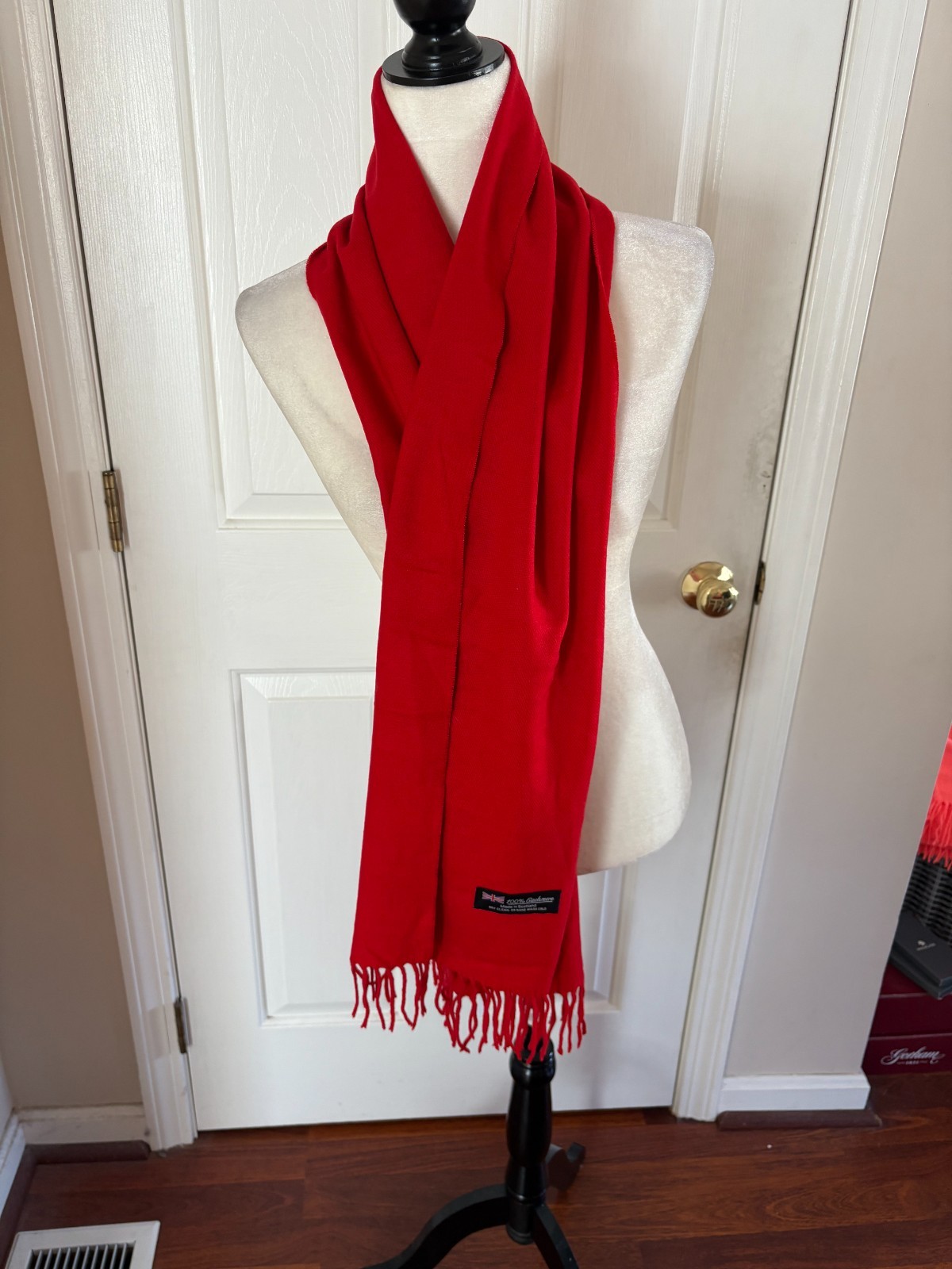 100% Cashmere Unisex Winter Scarf Made in Scotland -RED -NEW -READ BELOW