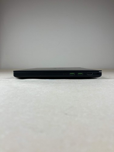 Razer Blade 15 RZ09-0369AE22 15,6" i7-10750H 16 GB RAM 512 GB SSD GeForce RTX 3060 - Foto 12 di 20