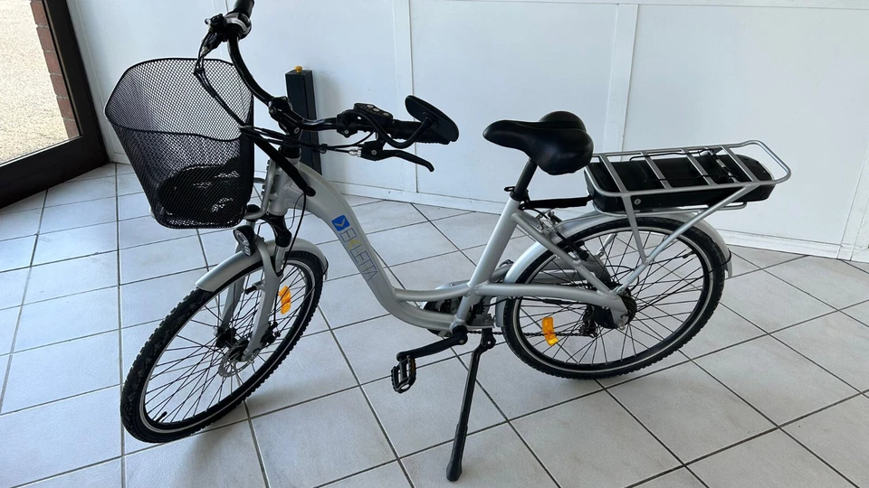 Bicicletta elettrica pedalata assistita usata come nuova (40 km percorsi) - Immagine 3 di 4