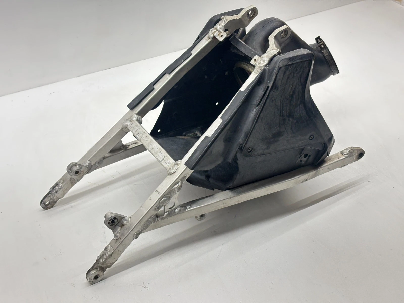 2002 Suzuki RM125 Subframe Airbox Assembly Rear Sub Frame Chassis 41200-37F00