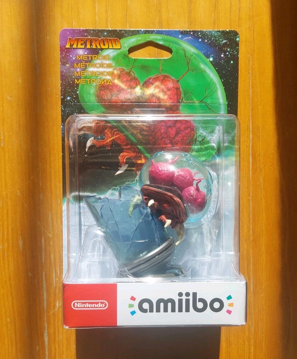Set Amiibo Metroid Dread: Samus e E.M.M.I. per Nintendo Switch Nuovo