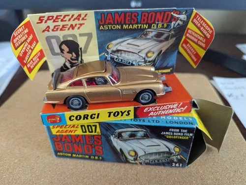 Corgi Toys Special Agent 007 James Bond #261 Gold Aston Martin DB5, 1965