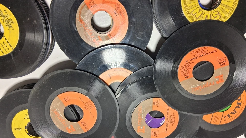 45 Record Collection - Over 300 VINTAGE Original 45 rpm Records Foto 4 de 4