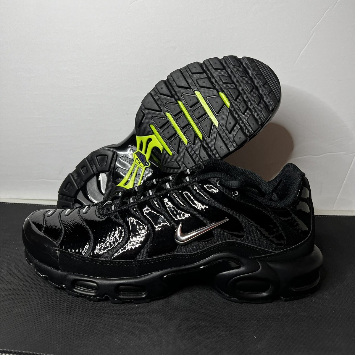 NIKE ☆ Air Max Plus ‘Black Chrome’ Nike Air Max Plus Black Chrome Mens Shoes Sz 9.5 NEW*FJ2591