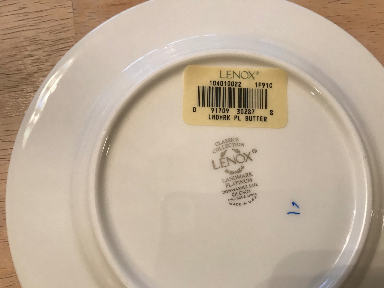 BRAND NEW Lenox LANDMARK PLATINUM Fine Bone China White USA Plates