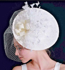 BRAND NEW LARGE CREAM SINAMAY FASCINATOR, FEATHERS, NETTING, SPRING RACING