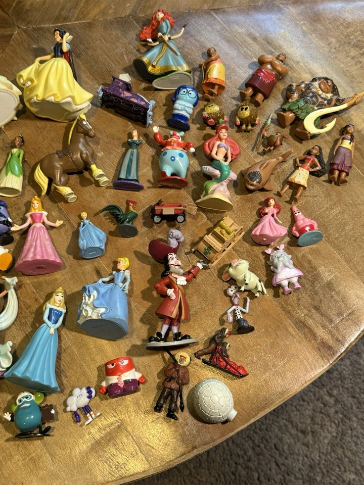 Huge Lot Of Miscellaneous Vintage And Modern Toys Action Figures, Cars, Disney - Image 4 of 4