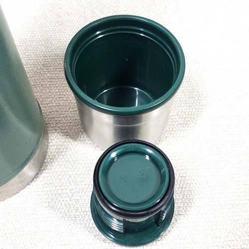 STANLEY 1.1 qt. Bottiglia sottovuoto THERMOS verde 35 oz. Ottime condizioni - Foto 12 di 14