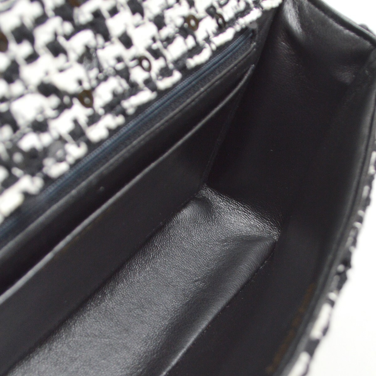 小物 CHANEL Chanel Lion CC Logo Enamel Crystal Pearl Bag Black Jacket