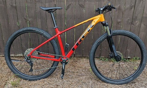 Trek Marlin 7 Mountain Bike 29er Size M 