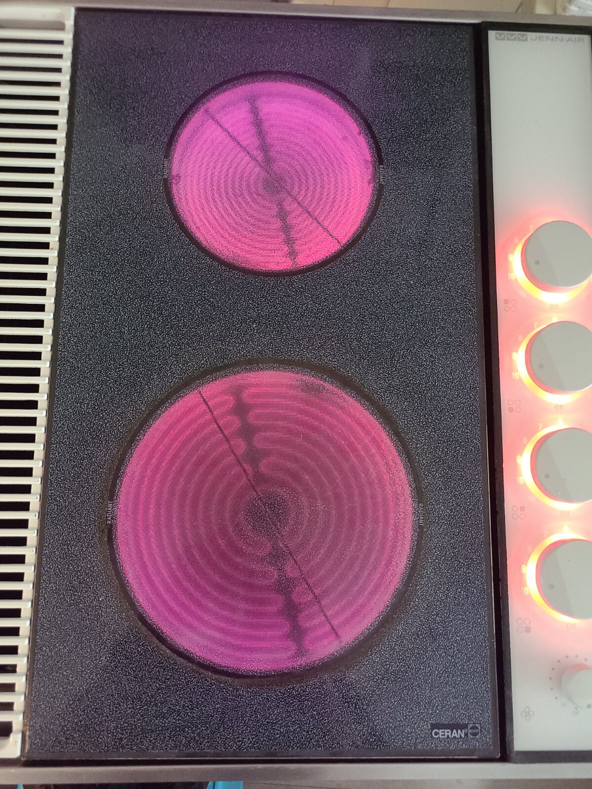 JennAir Electric Cooktop with downdraft Radiant elements Model