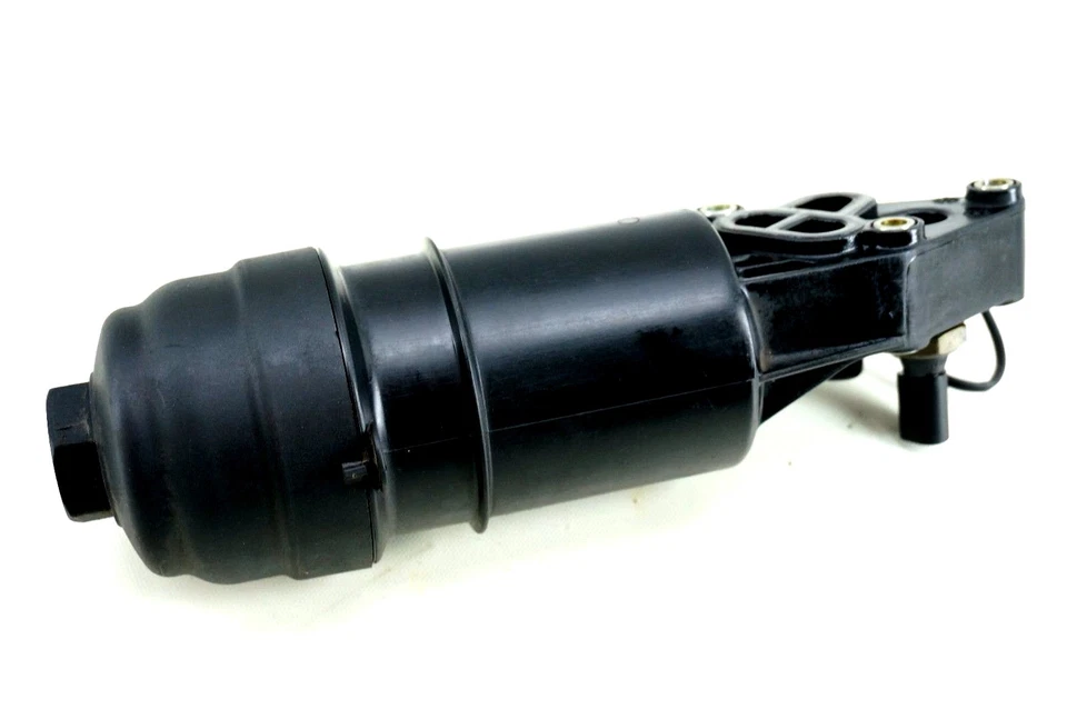 Корпус масляного фильтра охладителя двигателя двигателя Audi A4 B7 2005-2009 годов выпуска 06E115405A - Изображение 4 из 4