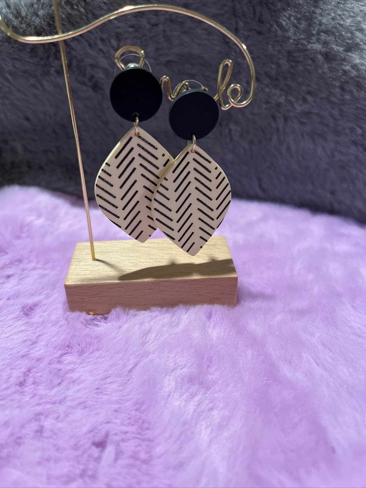 Elegant Stud Earrings for Women - Stylish & Comfortable Jewelry-image