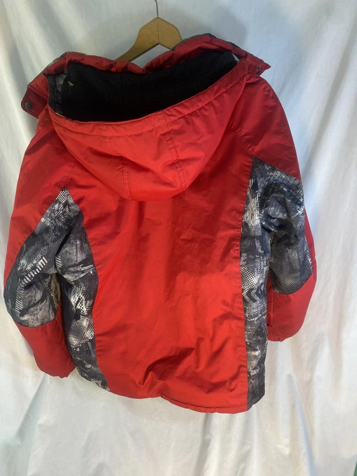 Zeroxposur red grey black hooded  boys winter coat size XL 18/20  - Image 3 of 4