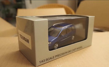 1/43 Volkswagen Touran 2008 Model Bule