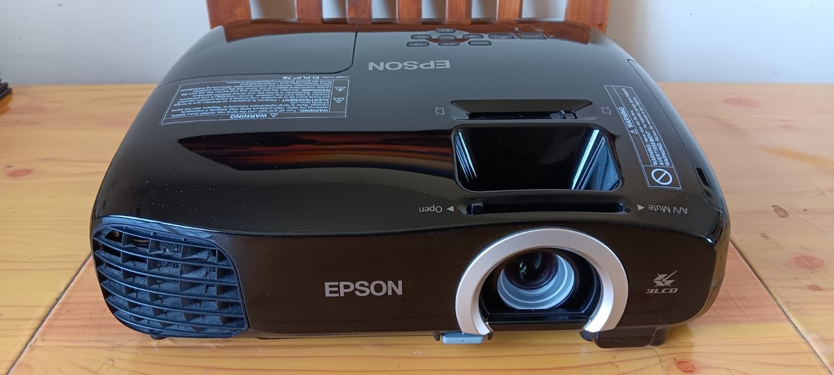 The Epson EH-TW5200 brings 3D movies home on a budget - TODAY