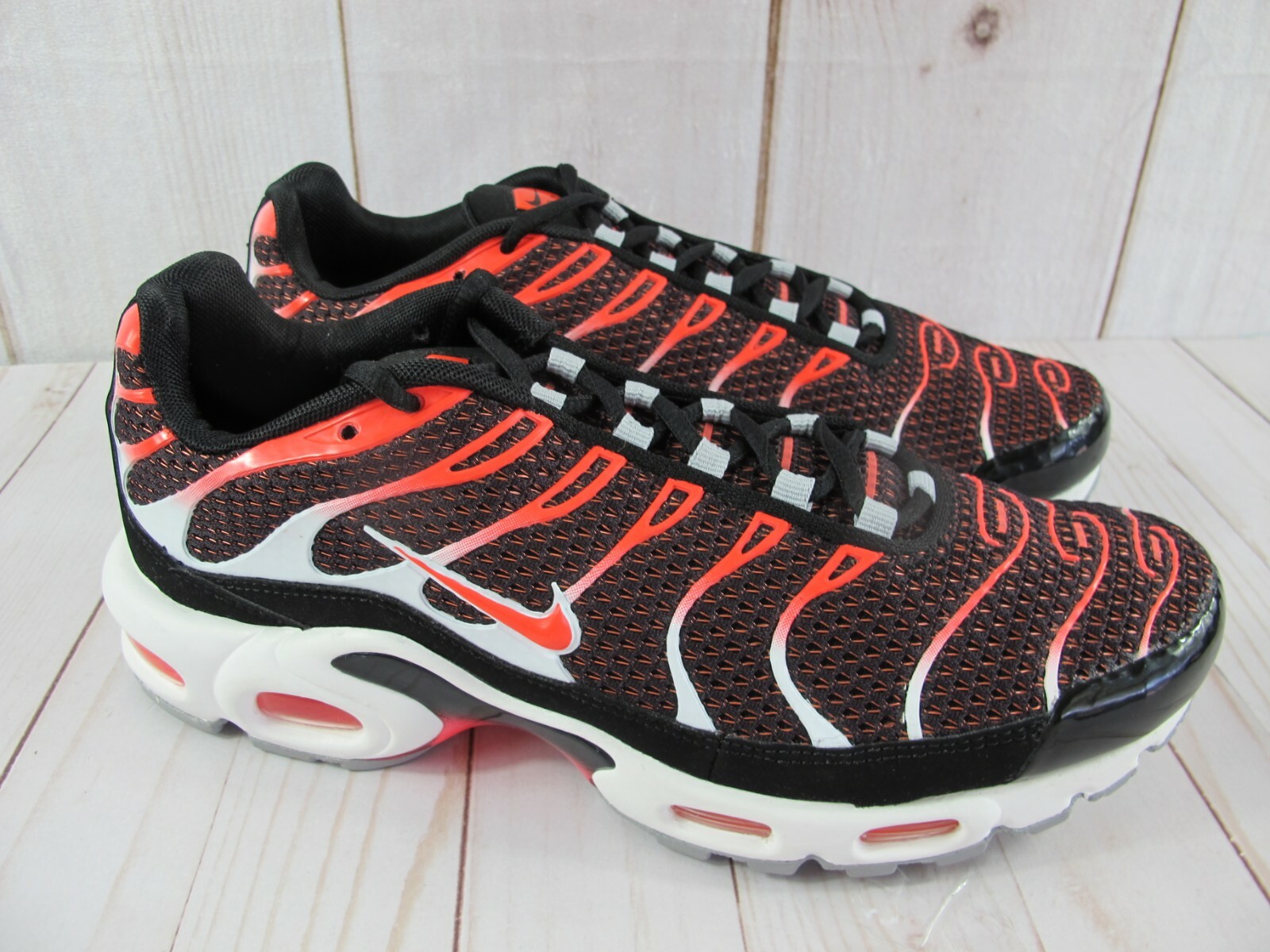 nike air max plus tn hot lava