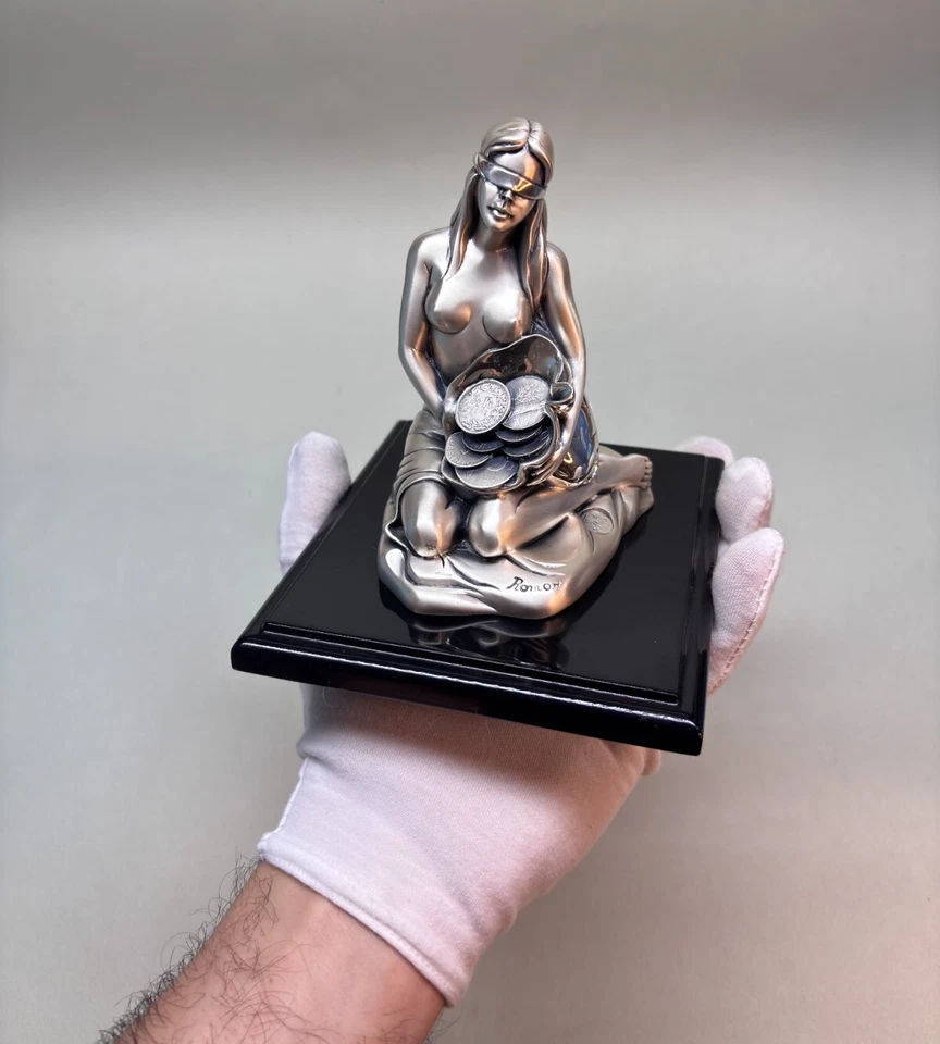 SCULTURA STATUA VINTAGE DEA BENDATA FORTUNA FIRMA ROMAR LAMINATO ARGENTO ITALY - Immagine 2 di 4