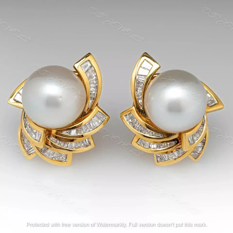 Aretes de perlas naturales redondos Omega de 4,00 quilates enchapados en plata en oro amarillo de 14 quilates Foto 3 de 4