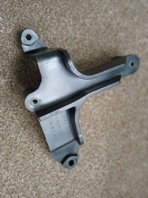Kawasaki W650 EJ650 Original Batteriehalter. Gestempelt 90272-1370